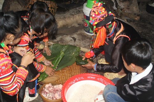 Ha Nhi ethnic group's earthen-wall houses and traditional New Year celebration  - ảnh 2