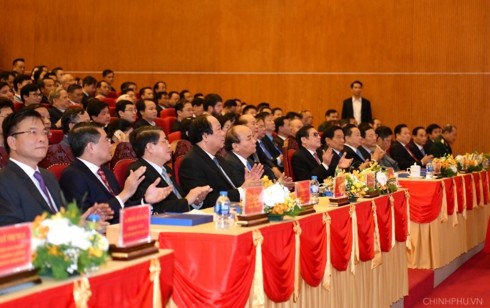 Nguyễn Xuân Phúc (응우옌 쑤언 푹) 국무총리, Cao Bằng (까오방)성 투자촉진회의 참석 - ảnh 1