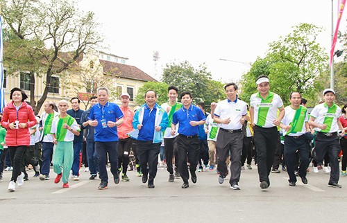 전국, 국민 건강을 위한 올림픽 달리기 날 개최 - ảnh 1