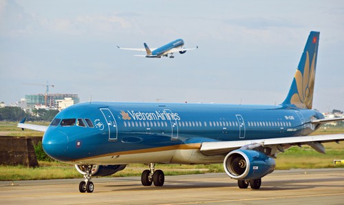 스카이트랙스(skytrax), 베트남 항공사 (Vietnam Airlines)에게  4년 연속으로 4성급 국제 항공사 인증서를 전달하였다. - ảnh 1