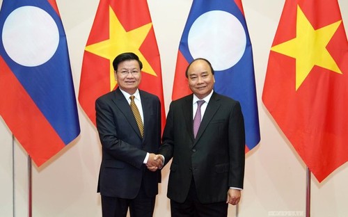 라오스 총리, 베트남 공식 방문 - ảnh 1
