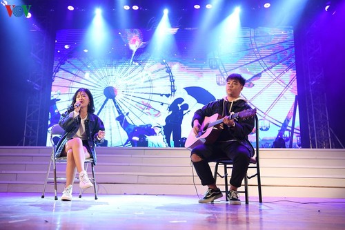 “한국어 노래 자랑 대회 - VOV’s K-pop Contest” 결승전 준비 - ảnh 1