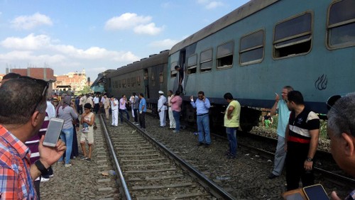Egypte: au moins 40 morts dans une collision entre deux trains - ảnh 1