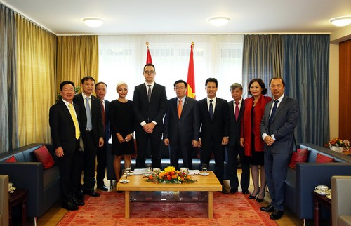 Le Vietnam souhaite coopérer avec la Suisse dans divers domaines - ảnh 1