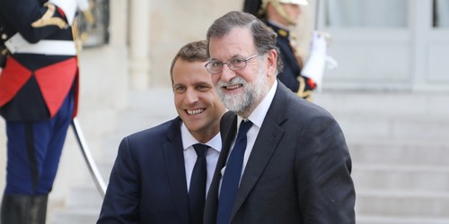 Catalogne: Macron dit à Rajoy son "attachement à l'unité constitutionnelle de l'Espagne" - ảnh 1