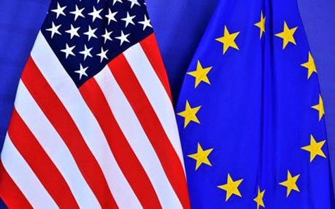 L'UE "prête à réagir rapidement" en cas de mesures commerciales restrictives de Trump - ảnh 1