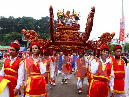 Fête des rois Hùng, symbole de l’union nationale - ảnh 1