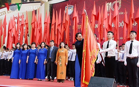 Nguyên Thi Kim Ngân à la célébration des 110 ans du lycée Buoi-Chu Van An - ảnh 1
