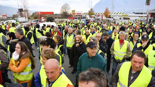 Gilets jaunes: 15.000 manifestants ce mercredi, "une situation grave" à La Réunion - ảnh 1