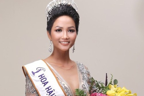 H’hen Niê participera au concours de beauté Miss Univers 2018 - ảnh 1