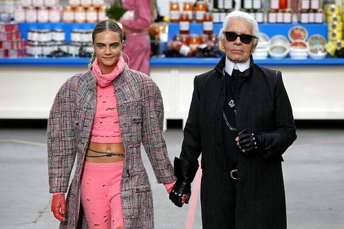 Lunettes noires sur la mode: Karl Lagerfeld est mort - ảnh 4