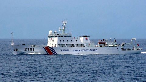 Quatre navires de patrouille chinois entrent dans les eaux japonaises - ảnh 1
