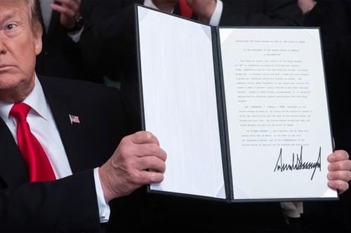 Donald Trump a signé le décret reconnaissant la souveraineté d’Israël sur le Golan - ảnh 1