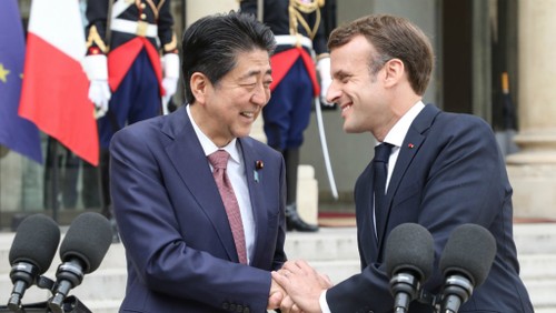 Paris et Tokyo préparent, ensemble, le G7 et le G20  - ảnh 1