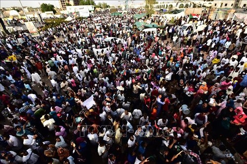 Soudan: les manifestants en colère après le sommet du Caire - ảnh 1