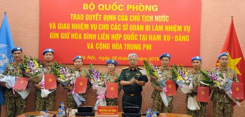 ONU: Sept autres officiers vietnamiens participent aux opérations de maintien de la paix - ảnh 1