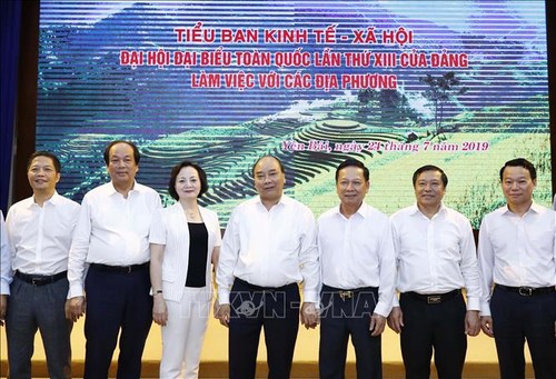 La sous-commission socioéconomique du 13e congrès du PCV travaille à Yên Bai - ảnh 1