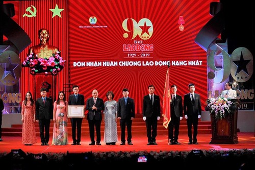 Le Lao Dông fête ses 90 ans en présence du Premier ministre Nguyên Xuân Phuc  - ảnh 1
