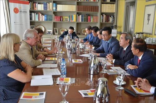 Nguyên Van Binh en Espagne pour promouvoir les échanges économiques - ảnh 1