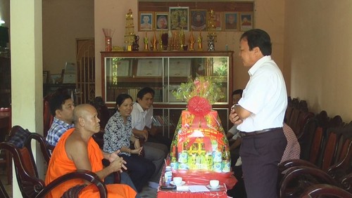 Les Khmers de Trà Vinh célèbrent la fête Sene Dolta - ảnh 1