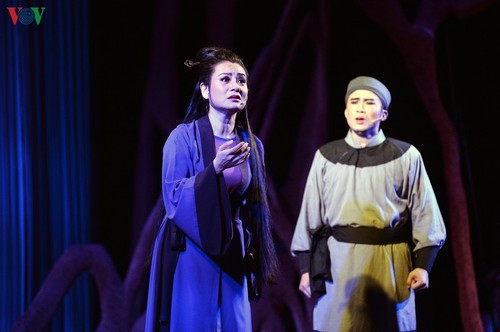 Les «Nuages blancs éternels» au festival international de théâtre expérimental de Hanoï  - ảnh 1