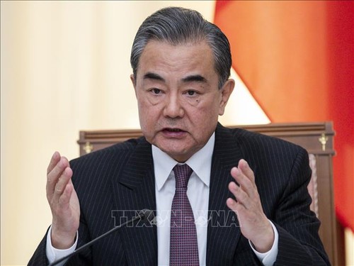 Wang Yi écarte une éventuelle tierce partie dans les négociations commerciales avec Washington - ảnh 1