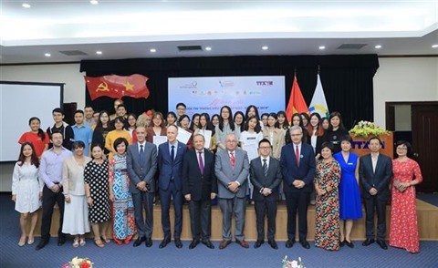 Remise des prix du Concours “Jeunes reporters francophones - Vietnam 2019“ - ảnh 2