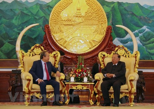 Truong Hoà Binh rencontre des dirigeants laotiens - ảnh 1