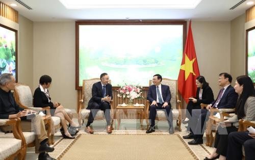 Le vice-Premier ministre Vuong Dinh Huê reçoit des entrepreneurs américains  - ảnh 1