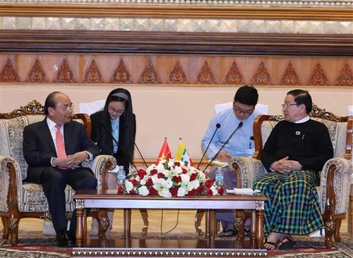 Nguyên Xuân Phuc rencontre le président de la Chambre des représentants du Myanmar - ảnh 1