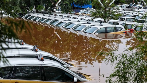 Inondations en Indonésie: 43 morts et une dizaine de disparus - ảnh 1