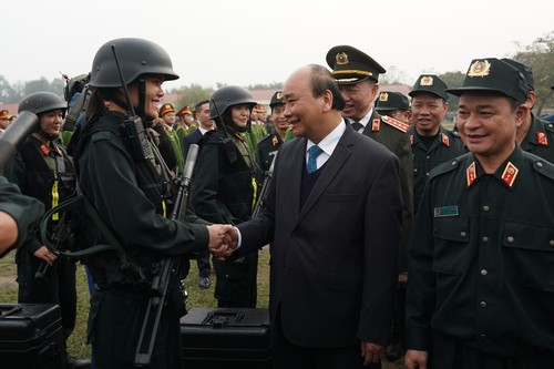 Nguyên Xuân Phúc présente ses voeux du Nouvel An au Commandement de la police mobile - ảnh 1