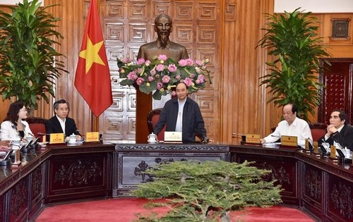 Le Premier ministre Nguyên Xuân Phuc rencontre les autorités de la province de Bac Liêu - ảnh 1