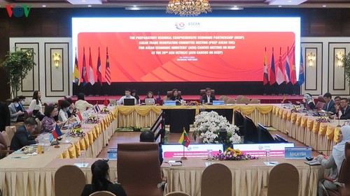 ASEAN réactive face aux défis extérieurs - ảnh 1