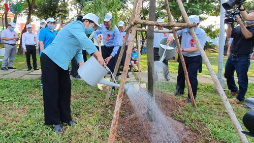 Lancement de la fête de plantation d’arbres à Hô Chi Minh-ville - ảnh 1
