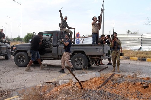 Libye: Berlin, Paris et Rome appellent au respect de l'embargo sur les armes - ảnh 1