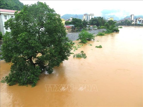 Crues: Nguyên Xuân Phuc ordonne d’aider les sinistrés de Hà Giang - ảnh 1
