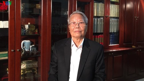 L’ancien président vietnamien Trân Duc Luong rend hommage à l’ancien secrétaire général du Parti Lê Kha Phiêu  - ảnh 1