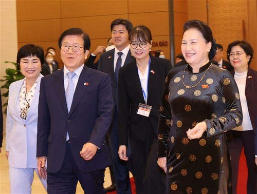 Park Byeong-seug termine sa visite officielle au Vietnam - ảnh 1