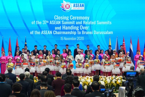 Clôture du 37e sommet de l’ASEAN - ảnh 1