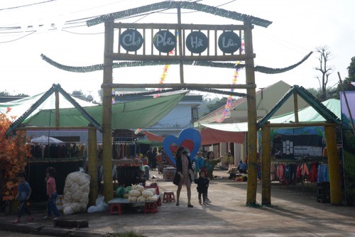 Le marché de Hà Lâu de Tiên Yên - ảnh 1