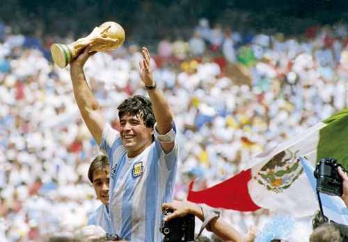Diego Maradona, «Dieu» du football, est mort - ảnh 1