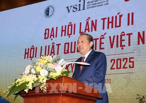 Truong Hoa Binh au congrès de l’association du droit international du Vietnam - ảnh 1