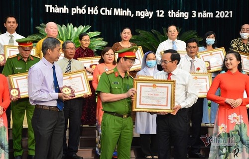 Hô Chi Minh-ville: mise à l’honneur de 129 «exemples silencieux mais nobles» - ảnh 1