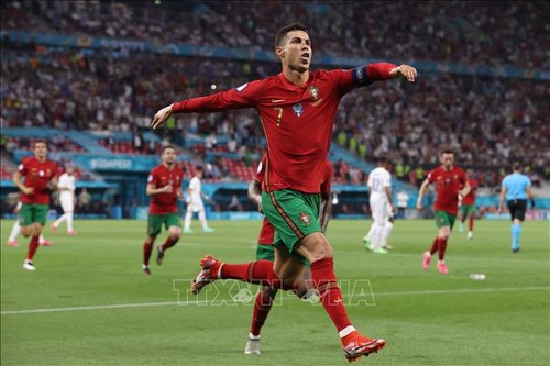 Euro 2021: la France s'accroche avec le Portugal (2-2) et affrontera la Suisse en huitième de finale - ảnh 1