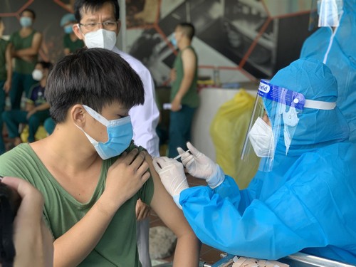 Hô Chi Minh-ville: vacciner plus de 7,2 millions de personnes âgées de 18 ans et plus - ảnh 1