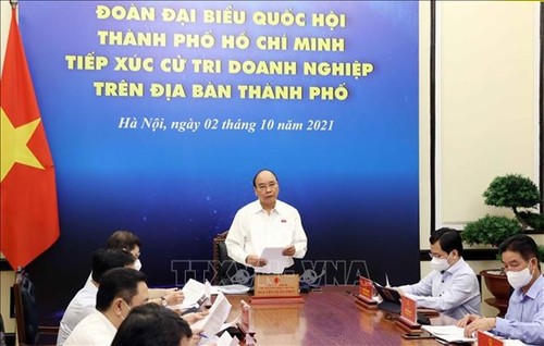 Nguyên Xuân Phuc rencontre des chefs d’entreprises de Hô Chi Minh-ville - ảnh 1
