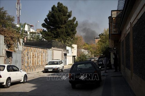 Afghanistan : une attaque suicide contre l’hôpital militaire de Kaboul fait au moins 19 morts - ảnh 1