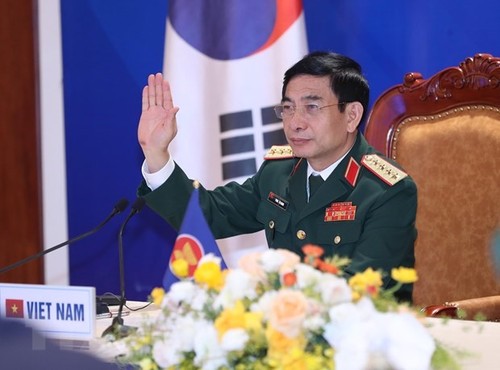 Rencontre informelle des ministres de la défense aséaniens et sud-coréens - ảnh 1