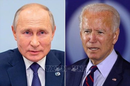 Tensions en Ukraine: un appel en visioconférence entre Poutine et Biden en préparation, selon le Kremlin - ảnh 1